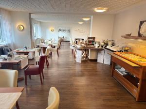 Restaurace v ubytování Hotel Das Waldhaus in Maikammer