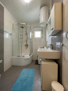 Kúpeľňa v ubytovaní Apartmani Krišto 2 Zadar