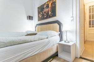 Łóżko lub łóżka w pokoju w obiekcie Chic Apartment- Suitable for Longstays near Matzleinsforferplatz