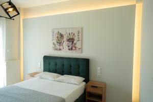 A bed or beds in a room at Meteora House with a view