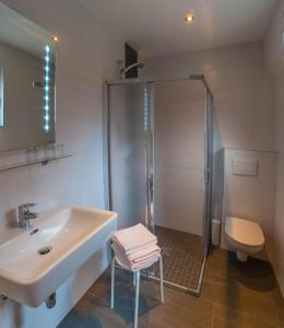 Ванна кімната в Waldpension Schiefling am See