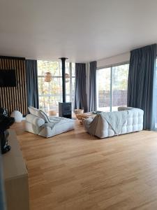 Χώρος καθιστικού στο L'orée du bois aux portes de Montauban +42 φωτογραφίες