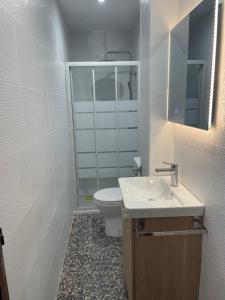 A bathroom at APARTAMENTO TURISTICO MILLAN