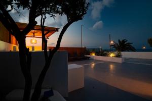 Bazén v ubytování Sunrise Villa Santorini nebo v jeho okolí + 35 fotografií