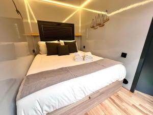 Casa Flotante El Refugio del Pirata客房内的一张或多张床位