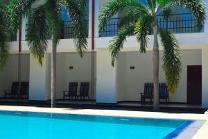 Kolam renang di atau dekat dengan Trinco Lagoon Resort
