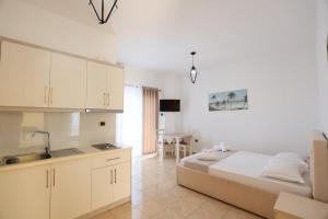 Nhà bếp/bếp nhỏ tại Michelle Apartments