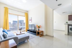 Kuchyň nebo kuchyňský kout v ubytování RH- Bright 1BR in JVC, near Circle mall