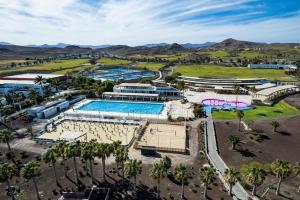 Bazén v ubytování Playitas Hotel - Sports Resort nebo v jeho okolí + 37 fotografií