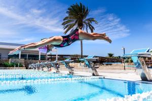 Bazén v ubytování Playitas Hotel - Sports Resort nebo v jeho okolí