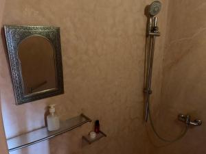 Kasbah Hotel Ait Omar的一间浴室