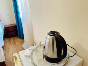 Kohvi ja tee valmistamise võimalus majutusasutuses SD Hotel