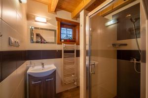 A bathroom at Chata Kaprík 35