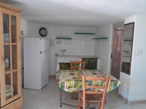 Η κουζίνα ή μικρή κουζίνα στο Mono Tonnarella
