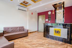 Posezení v ubytování FabExpress Embassy Suites - Nr BKC