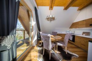 Kuchyňa alebo kuchynka v ubytovaní udanypobyt Apartament Studio Lovely SPA