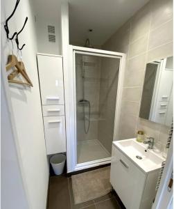 Gallery image of Le Cosy Porte de Lyon in Tassin-la-Demi-Lune