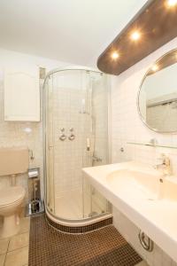 Koupelna v ubytování 'Thomas' + 9 fotografií