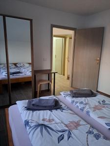 Postel nebo postele na pokoji v ubytování sara1