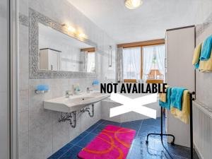 Et badeværelse på Apartment Rosi by Interhome + 21 billeder