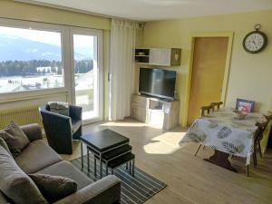Μια τηλεόραση ή/και κέντρο ψυχαγωγίας στο Apartment Impéria 10 by Interhome