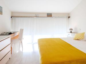 Postel nebo postele na pokoji v ubytování Apartment L'Oustalet-5 by Interhome