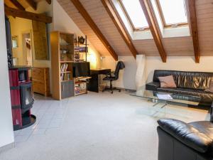 Posezení v ubytování Apartment Altstadt Loft by Interhome