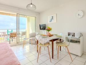 Kuchyň nebo kuchyňský kout v ubytování Apartment Grands espaces by Interhome + 30 fotografií