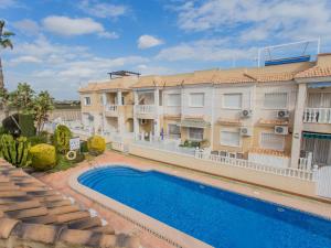 The swimming pool at or close to Holiday Home Tista by Interhome