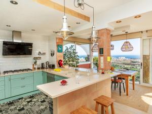 Η κουζίνα ή μικρή κουζίνα στο Holiday Home Luz del Mar by Interhome