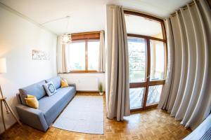 Χώρος καθιστικού στο Flow Apartments WINKEL ATELIER