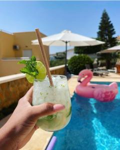 Ποτά στο Villa Dahi Almerimar para 10 personas con Piscina privada, Barbacoa, Bar y Vistas al mar