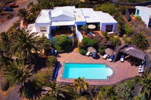 Swimmingpoolen hos eller tæt på ROCO 3 - Großer Pool, Sauna, Meerblick, Entspannung für 2 Personen