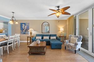 Istumisnurk majutusasutuses Emerald Beach #636 by Book That Condo