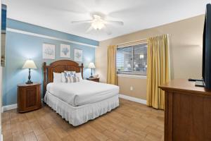 Voodi või voodid majutusasutuse Emerald Beach #636 by Book That Condo toas +120 fotot