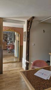 Istumisnurk majutusasutuses Gîte 3 étoiles avec jardin et calme, 3 min de la Ferté-sous-Jouarre, 40 min de Paris en TER