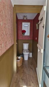 Vannituba majutusasutuses Gîte 3 étoiles avec jardin et calme, 3 min de la Ferté-sous-Jouarre, 40 min de Paris en TER