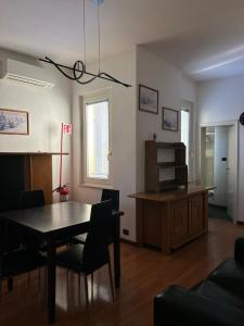 Khu vực ghế ngồi tại Piccolo Attico Porta Nuova