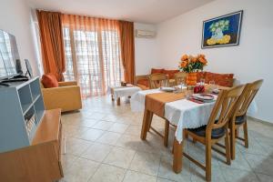Η κουζίνα ή μικρή κουζίνα στο Apartment NORA