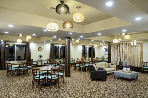 Restaurace v ubytování Pomeroy Inn and Suites Vermilion