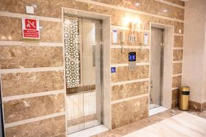 Koupelna v ubytování فندق نجمة العزيزية hotel Star AL Aziziyah