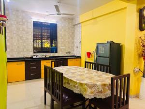 Kuchyň nebo kuchyňský kout v ubytování Amaltas 3BHK Villa + 34 fotografií