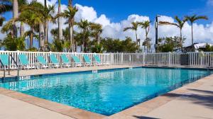 Bazén v ubytování Sugarloaf Key RV Resort & Cottages nebo v jeho okolí