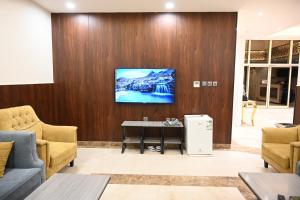 TV a/nebo společenská místnost v ubytování فندق نجمة العزيزية hotel Star AL Aziziyah