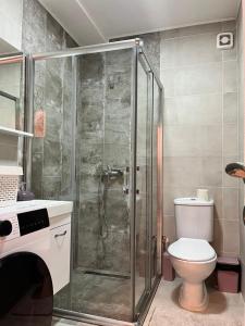 Ένα μπάνιο στο Mor Maison Skopje City-Center FEW FREE PRIVATE PARKING +68 φωτογραφίες