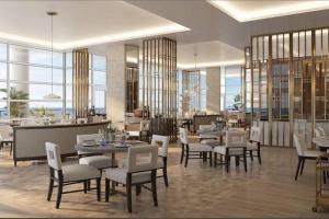 Restaurace v ubytování High Rise Ocean View Condo 2BR 2.5BA