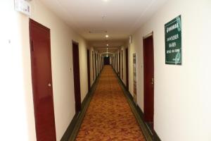 Gambar di galeri bagi GreenTree Inn ShangHai JiaDing the South of F1 Circuit FangTai Hardware Market Express Hotel di Jiading