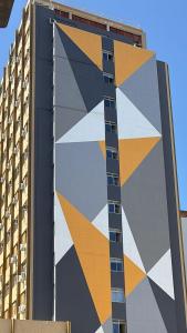 フロリアノポリスにあるStudio compacto no Centroの横絵付きの建物