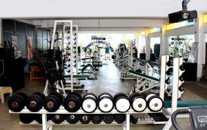Fitness centrum a/nebo fitness zařízení v ubytování Sky Bello Hotel