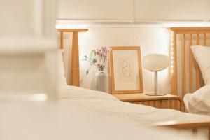 Postel nebo postele na pokoji v ubytování Nldam stay Seoul stn 8min Hongdae 1stop Dongdaemun Myeongdong Gangnam홍대입구1정거장 동대문,명동,강남 인접